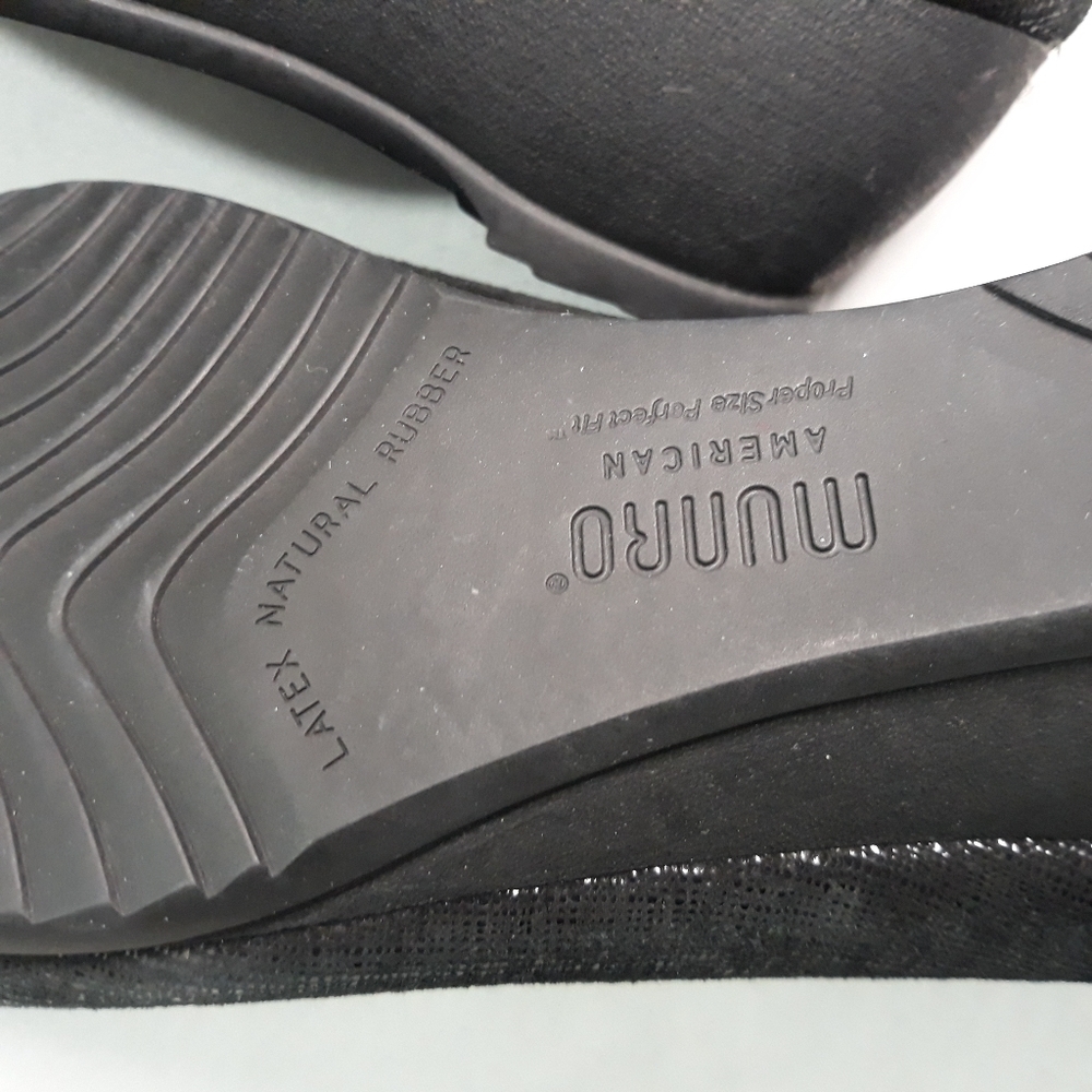 Munro Sparkle black rubber soles size 7 1/2 Wide - Picture 5 of 5